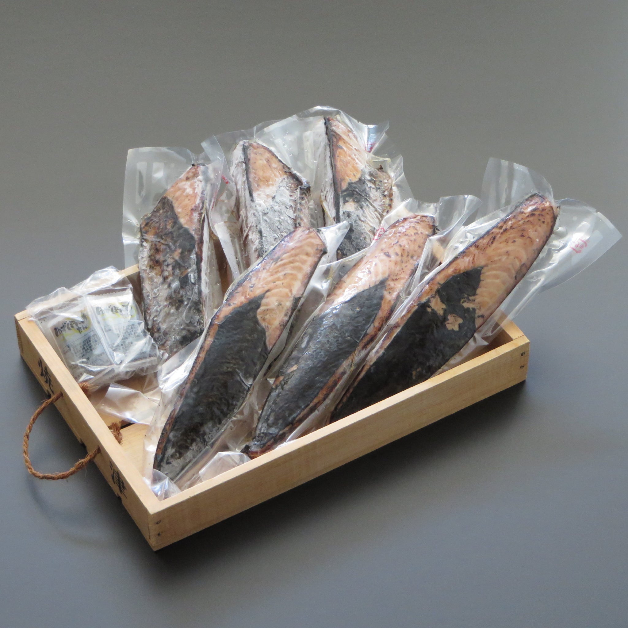焼津式 かつおのたたき　鬼わら焼き　1.5kg以上（4~7本）ゆずぽん酢たれ付き